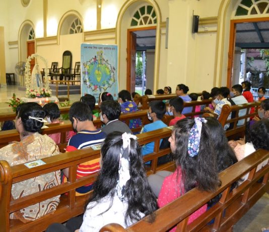 ACN One Million Children Praying the Rosary