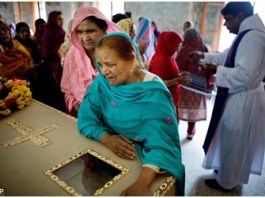 Pope Francis condemns terrorist attack against Pakistani Christians