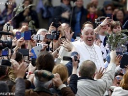 Pope marks World Youth Day in Angelus address