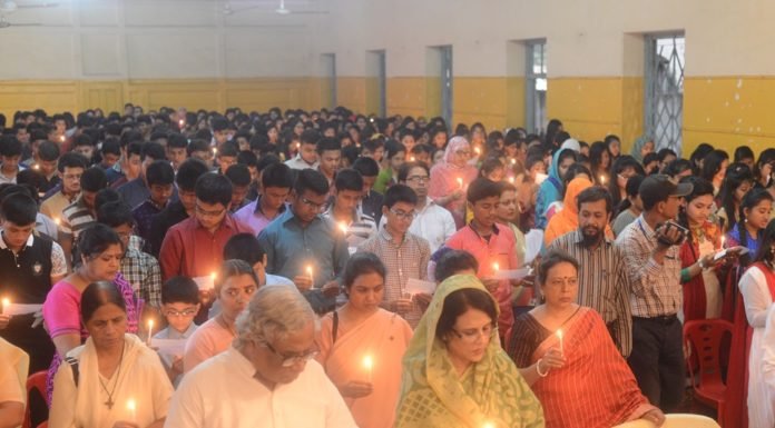 Oath taking with enlightened candles in the reception program 2016