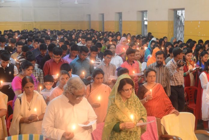 Oath taking with enlightened candles in the reception program 2016