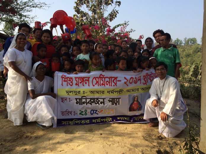 Joyful participants in the seminar, Lama
