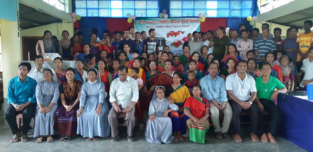 Participants in the Couples' Seminar in Thanchi