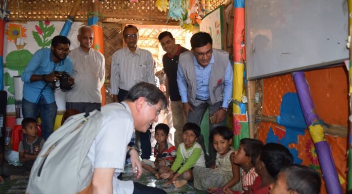 His Eminence Cardinal Tagle meeting the Rohingya Children
