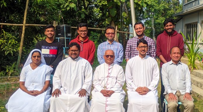 Retreat and Evaluation Meeting of Pastoral Service Team-2024 Group photo of CHattogram Archdiocesan Pastoral Service Team-2024